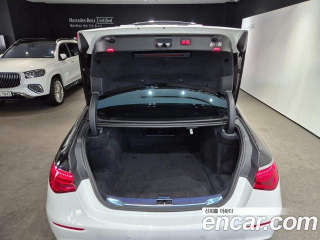 Mercedes-Benz S-Class 2025 — photo 16