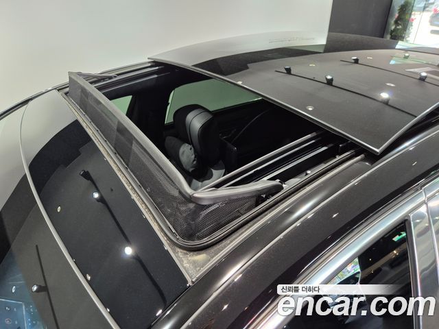 Mercedes-Benz S-Class 2025 — photo 20
