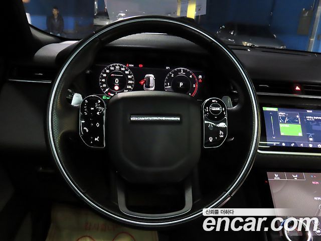 Land Rover Range Rover Velar 2019 — photo 7