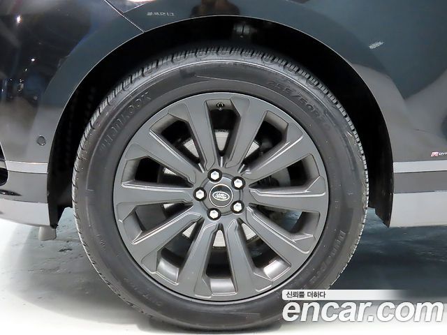 Land Rover Range Rover Velar 2019 — photo 19