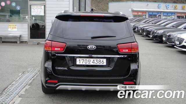 Kia Canival 2020 — photo 5
