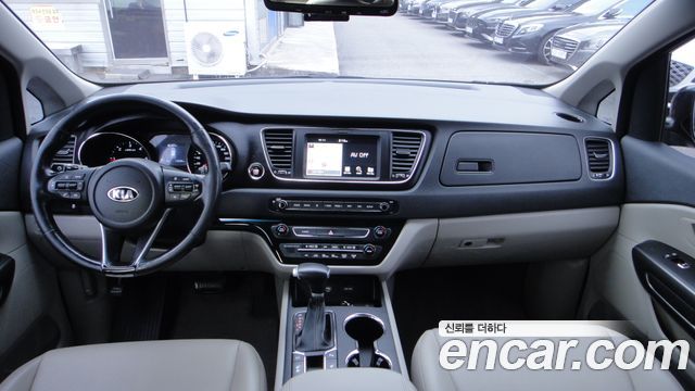 Kia Canival 2020 — photo 11