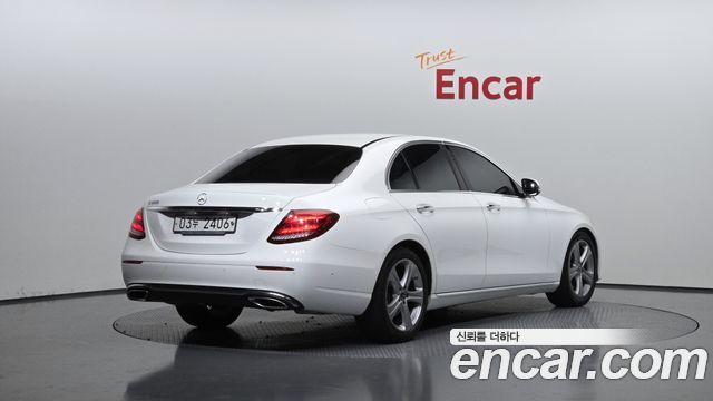 Mercedes-Benz E-Class 2018 — photo 2