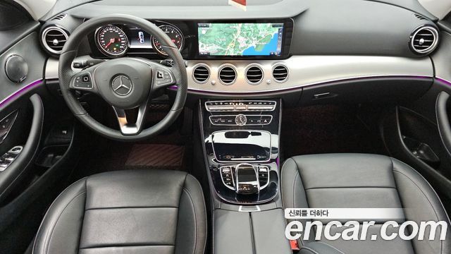 Mercedes-Benz E-Class 2018 — photo 10