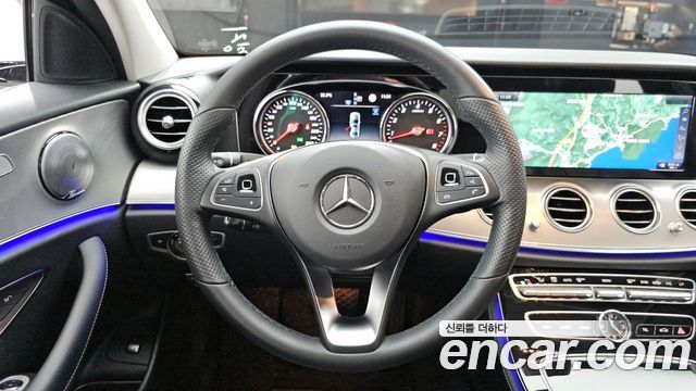 Mercedes-Benz E-Class 2018 — photo 19