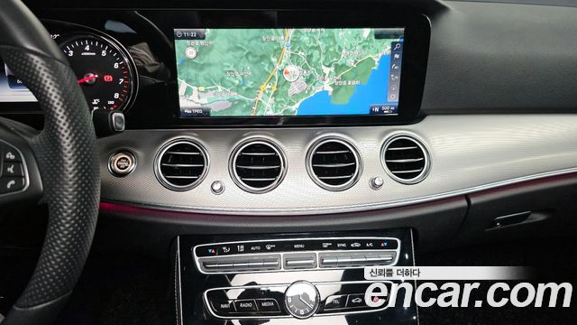 Mercedes-Benz E-Class 2018 — photo 22