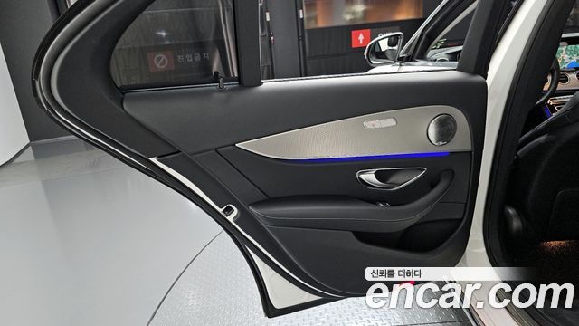 Mercedes-Benz E-Class 2018 — photo 15