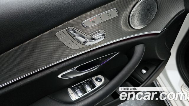 Mercedes-Benz E-Class 2018 — photo 28