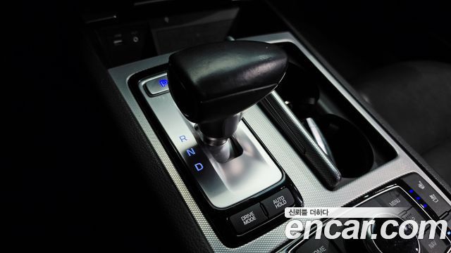 Genesis G80 2018 — photo 12