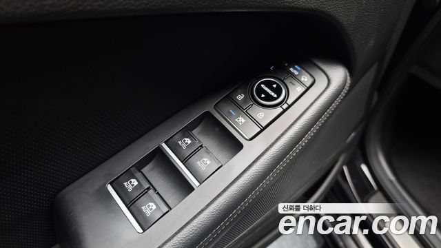 Genesis G80 2018 — photo 20