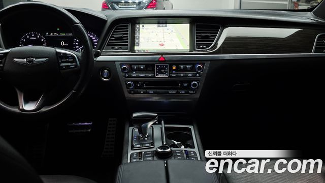 Genesis G80 2018 — photo 25