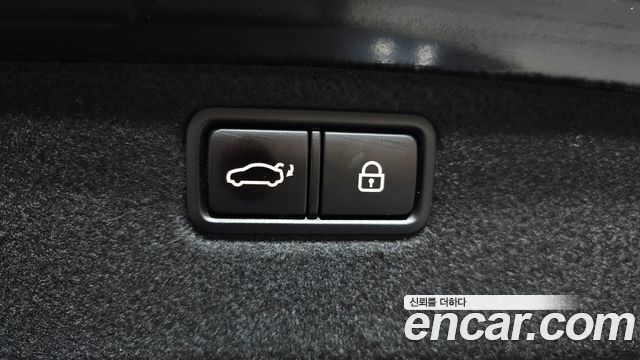 Genesis G80 2018 — photo 26