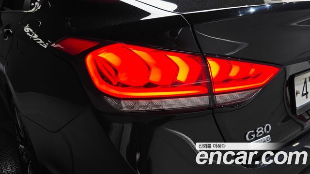 Genesis G80 2018 — photo 9