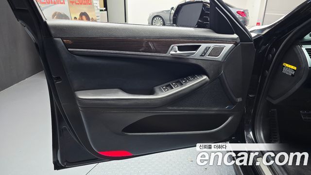 Genesis G80 2018 — photo 14