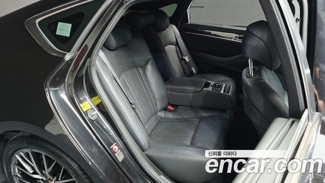 Genesis G80 2018 — photo 16