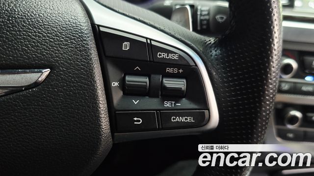 Genesis G80 2018 — photo 28