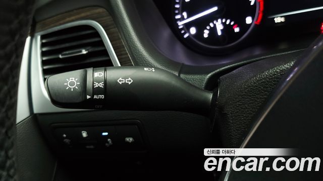 Genesis G80 2018 — photo 29