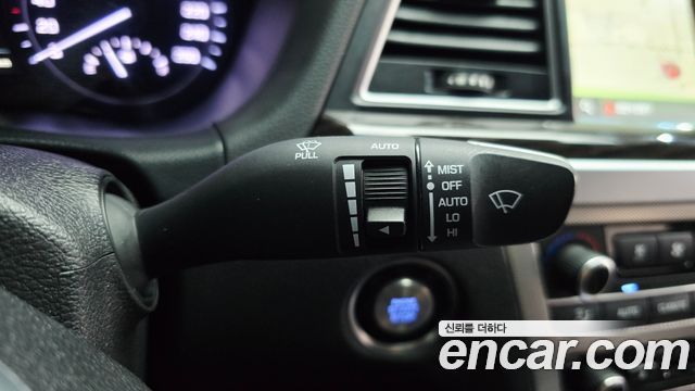 Genesis G80 2018 — photo 30