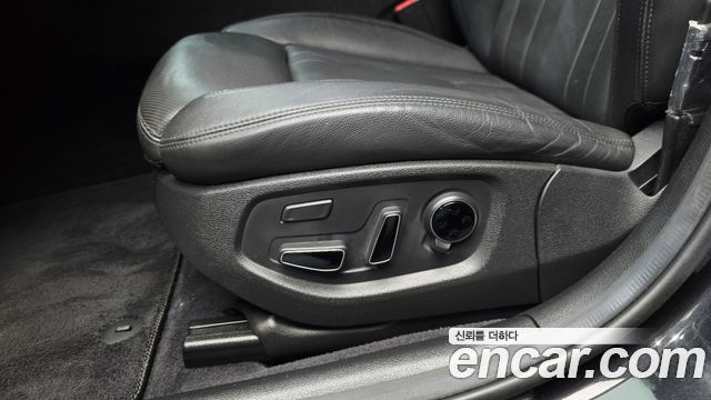 Genesis G80 2018 — photo 32