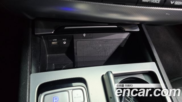 Genesis G80 2018 — photo 33
