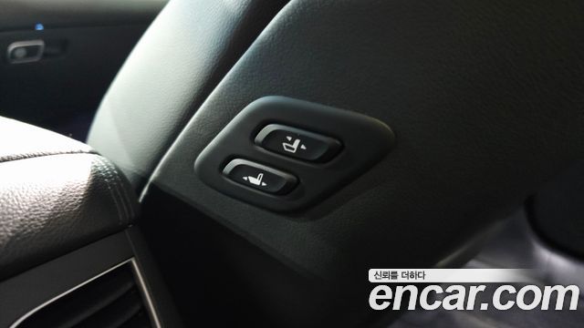 Genesis G80 2018 — photo 34