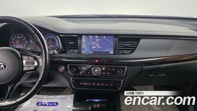 Kia K7 2018 — photo 21
