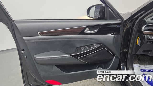 Kia K7 2018 — photo 14