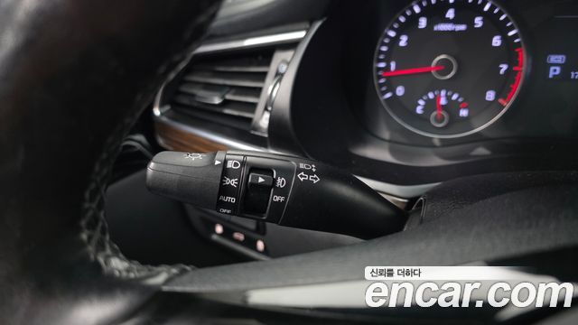 Kia K7 2018 — photo 29