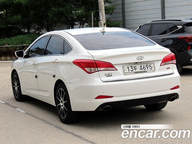 Hyundai i40 2012 — photo 2