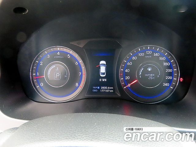 Hyundai i40 2012 — photo 8