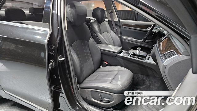 Genesis G80 2019 — photo 17