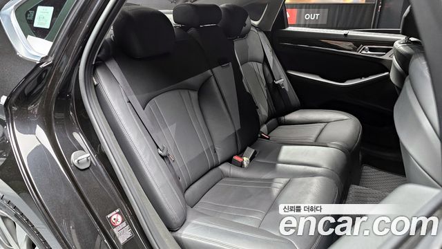 Genesis G80 2019 — photo 18