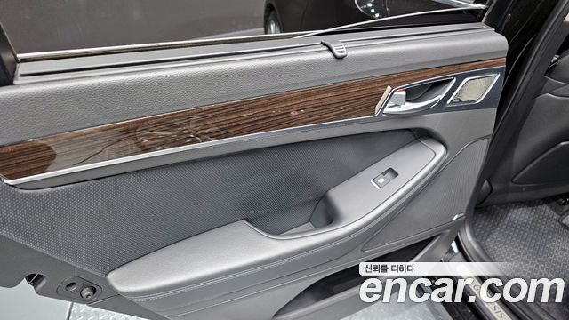 Genesis G80 2019 — photo 15