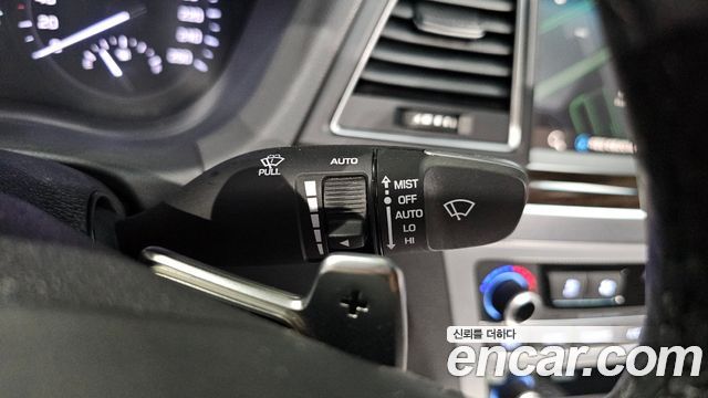 Genesis G80 2019 — photo 28