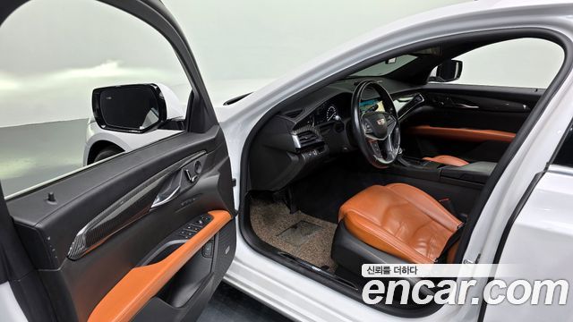Cadillac CT6 2018 — photo 13