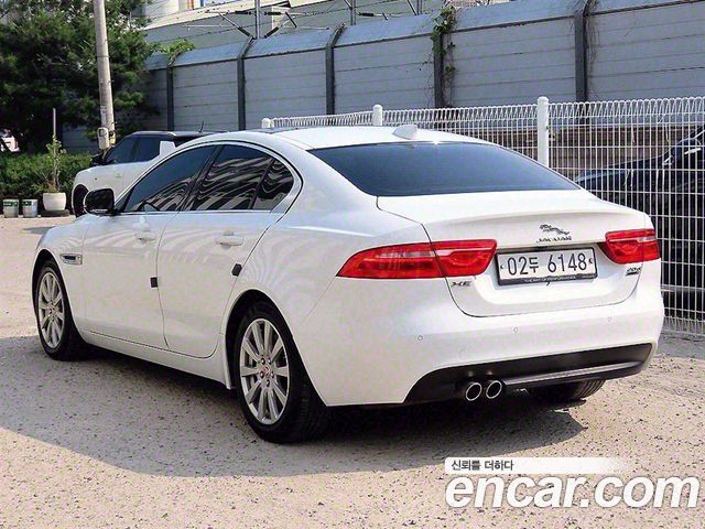 Jaguar XE 2017 — photo 2
