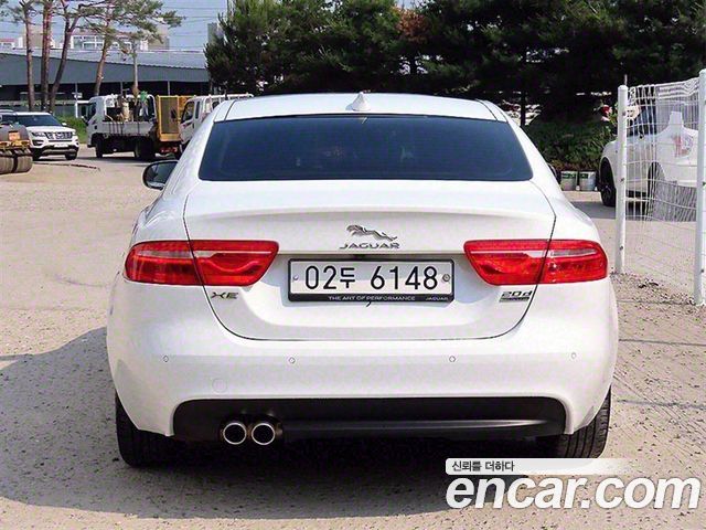 Jaguar XE 2017 — photo 4