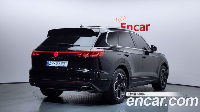 Volkswagen Touareg 2026 — photo 2