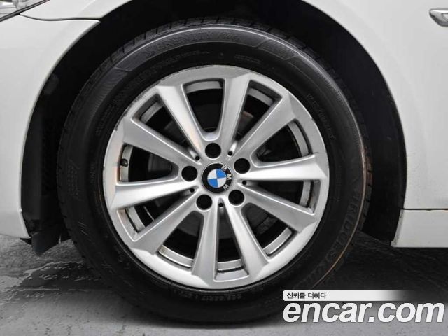 BMW 5-Series 2012 — photo 5