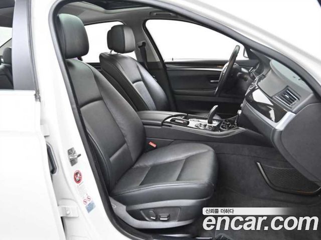 BMW 5-Series 2012 — photo 10