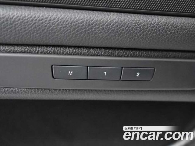 BMW 5-Series 2012 — photo 16