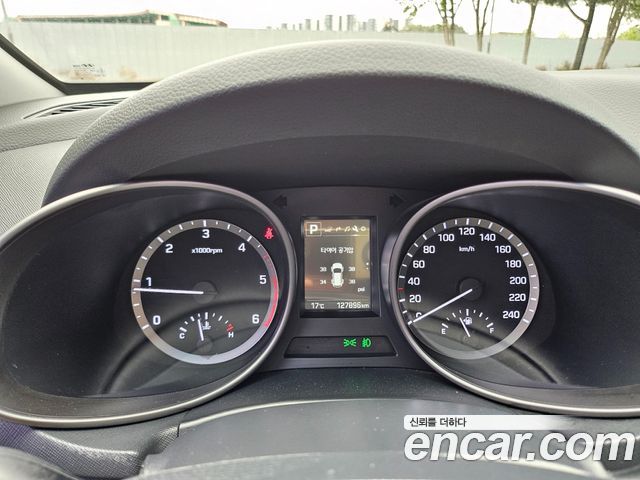 Hyundai Santafe 2017 — photo 15