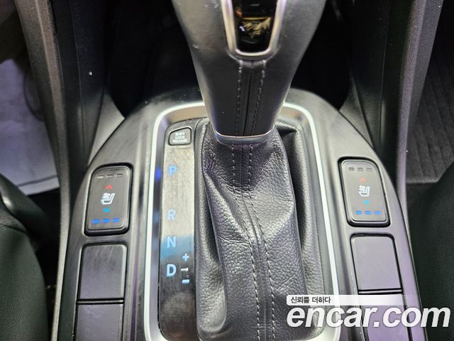 Hyundai Santafe 2017 — photo 18