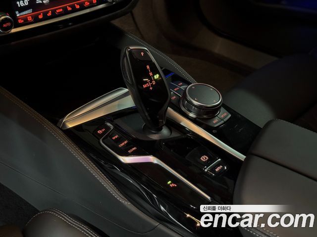 BMW 5-Series 2023 — photo 9