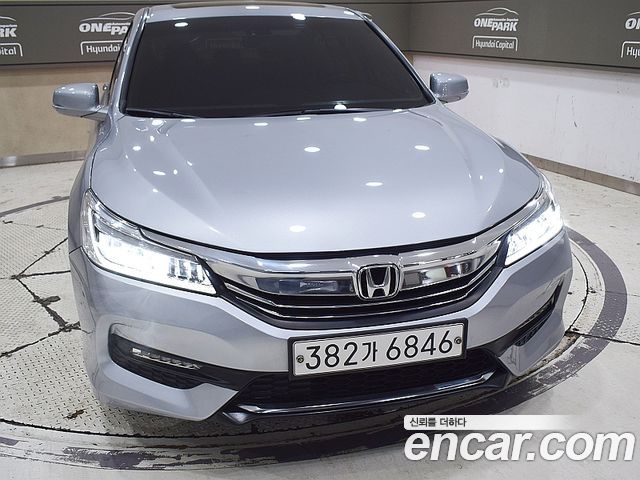 Honda Accord 2017 — photo 3
