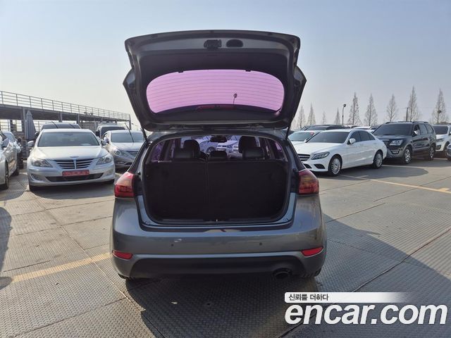 Kia K3 2014 — photo 8