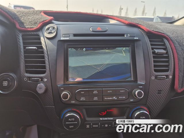 Kia K3 2014 — photo 13