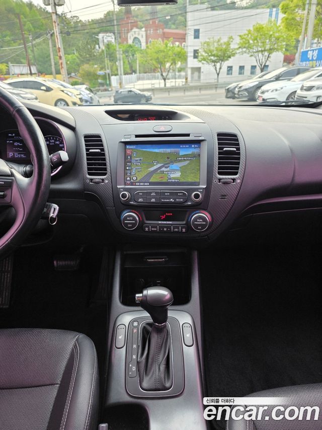 Kia K3 2015 — photo 5