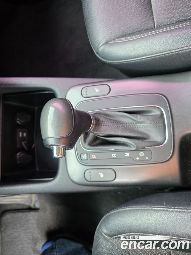 Kia K3 2015 — photo 10