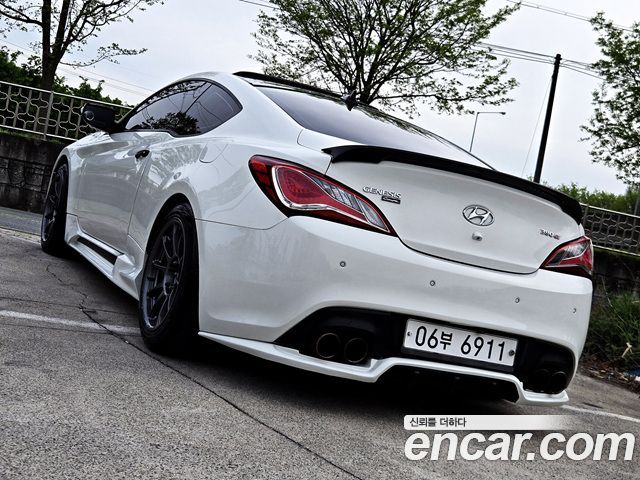 Hyundai Genesis 2009 — photo 2